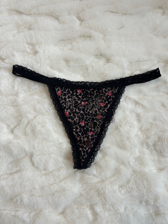 Victoria's Secret Other - Victoria’s Secret Lace V String Thong Panty S